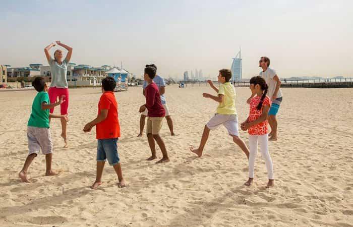 Die spektakulärsten Strände in Dubai für den Besuch mit Kindern