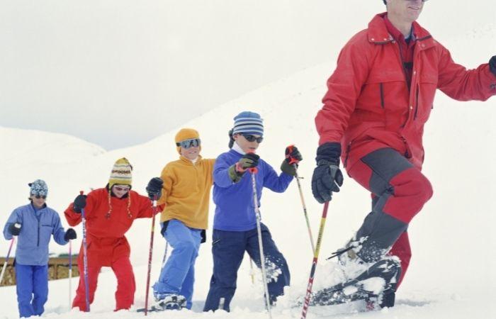 Schneeschuhwandern: alternative Möglichkeiten im Schnee