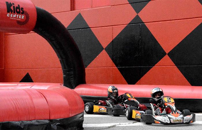 Con i kart con tuo figlio nel Karts Carlos Sainz Kids Center