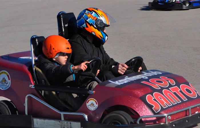 Con i kart con tuo figlio: in un biplaza del Karting Los Santos, Madrid