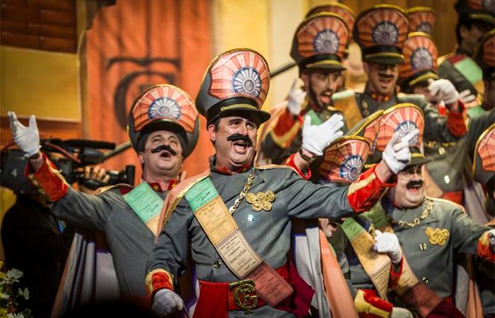 Karneval in Spanien: Umzug in Cádiz