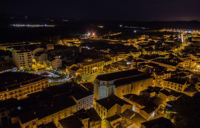 Lodosa, Navarra, iluminada de noite