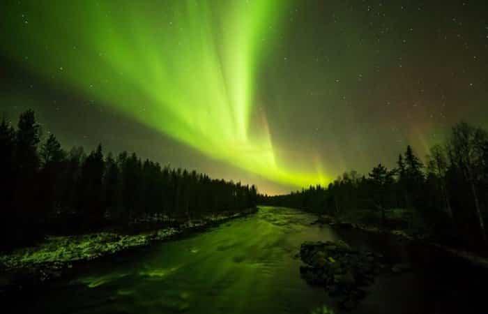 Finnisch Lappland ist eines der exotischen und sicheren Reiseziele, das euren Kindern am meisten gefallen wird. Es ist die Heimat des Weihnachtsmanns
