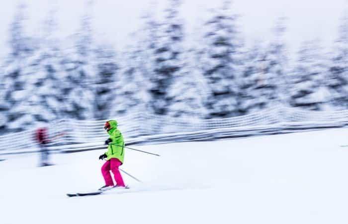 Os melhores esportes de neve para praticar com crianças