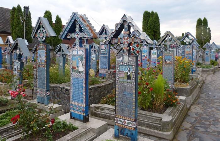 Curiosità sulla Romania: il cimitero allegro di Sapanta