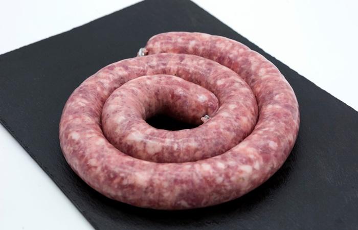 Dorf in Spanien, das den Namen für typische Produkte gibt: Longaniza von Graus