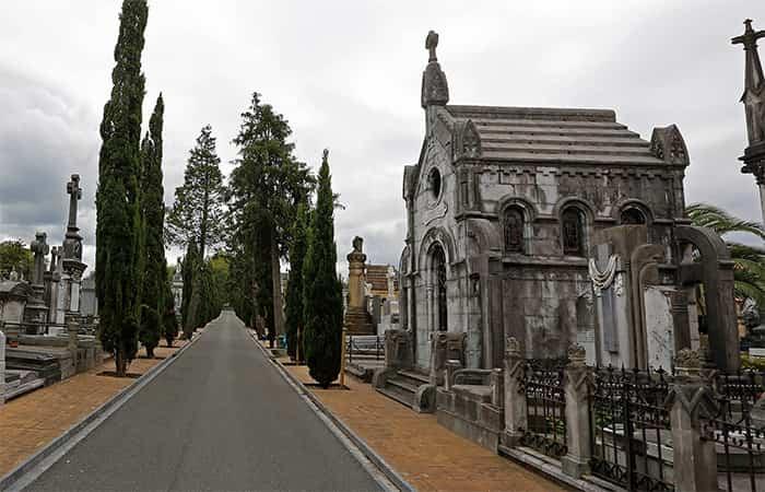 Cemitérios: Cemitério de Polloe