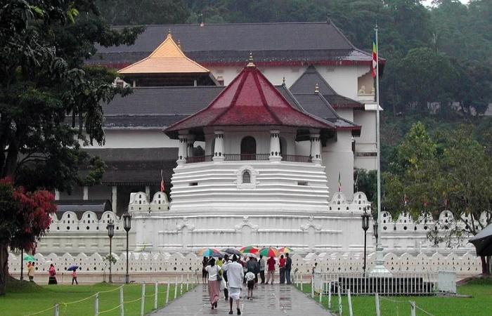 Sri Dalada Maligawa, Tempel des Zahns Buddhas