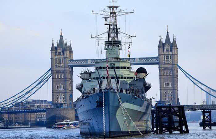 London mit Kindern Kriegsschiff