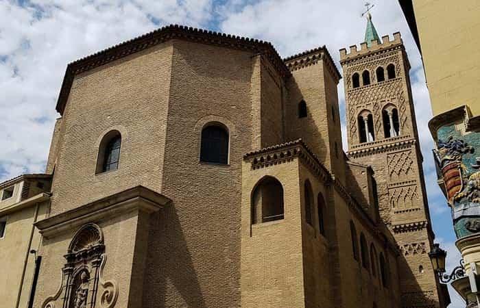 Zaragoza com crianças