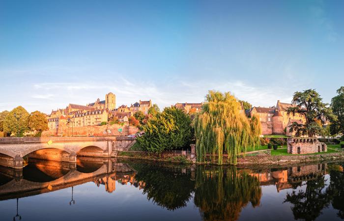 Tourismus im Loire-Atlantique: Flussfahrt auf dem Sarthe
