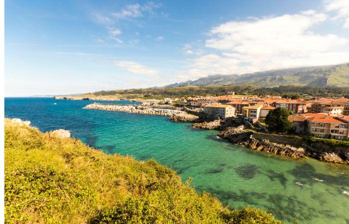 Kajak an der spanischen Küste: Llanes