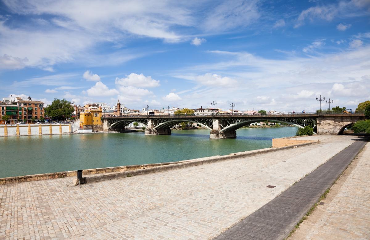 Triana-Brücke (Isabel II-Brücke)
