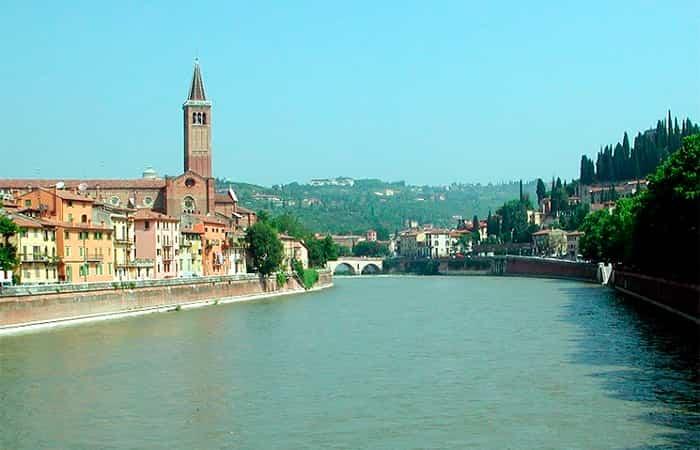 Verona mit Kindern, Rundgang am Fluss