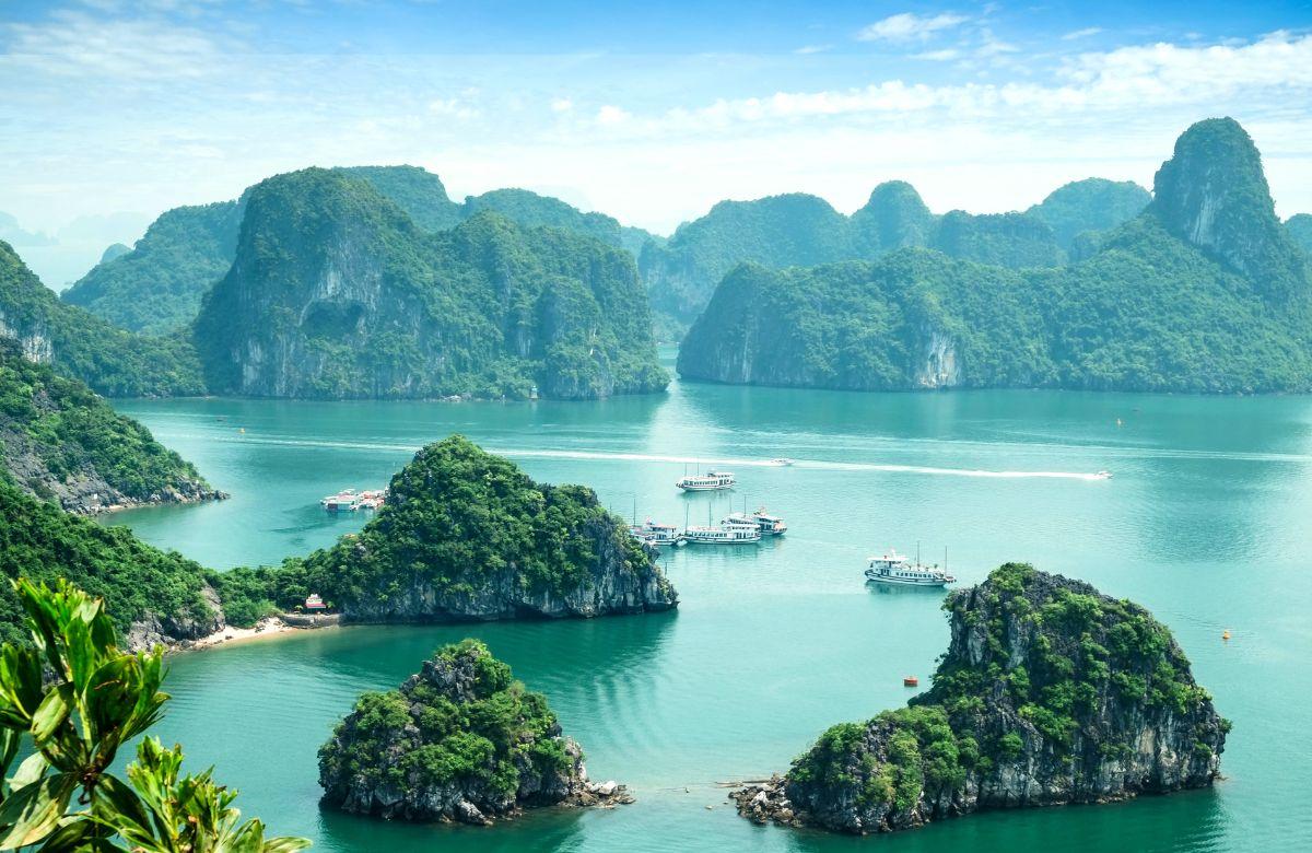 Baia di Halong, in Vietnam
