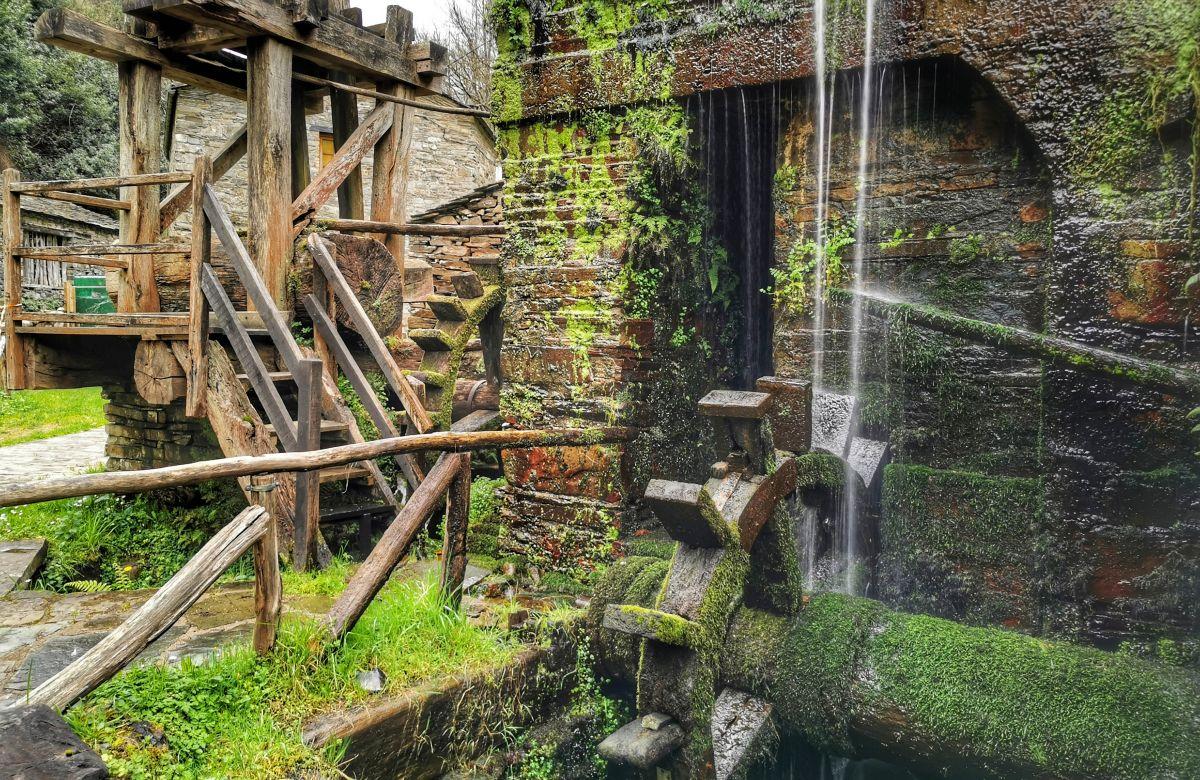 Turismo responsabile in Asturias occidentale: Complesso etnografico di Os Texois