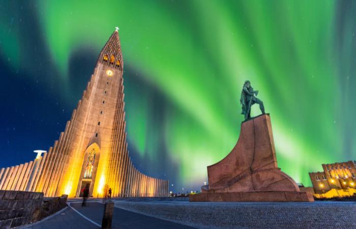 Hallgrímskirkja-Kathedrale Nordlichter