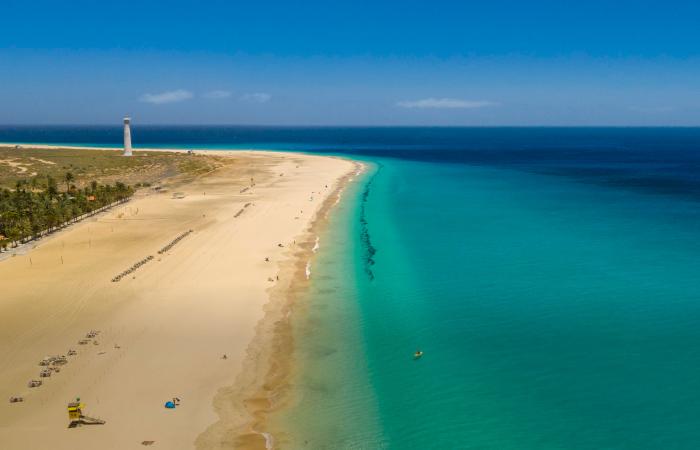 Keine Abfälle am Strand zurücklassen beim Gehen