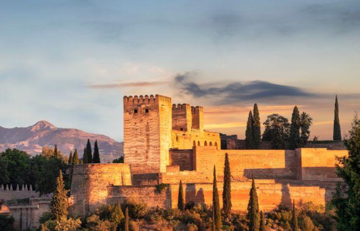 10 Schlüsselstellen, um die besten Sonnenuntergänge in Spanien zu genießen